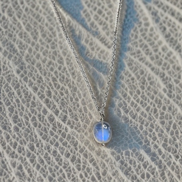 High Quality Rainbow Moonstone Pendant Necklace! - Picture 4 of 4